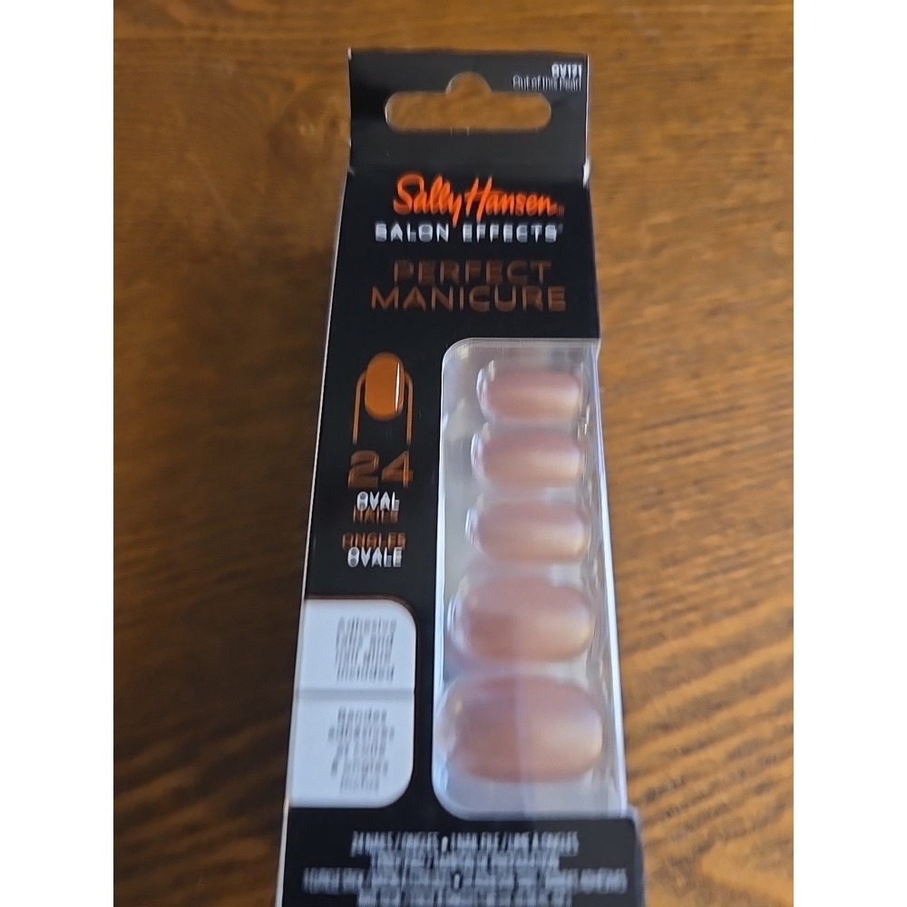 Sally‎ Hansen Perfect Manicure Press On Nails, Oval Shape, Out of this Pearl